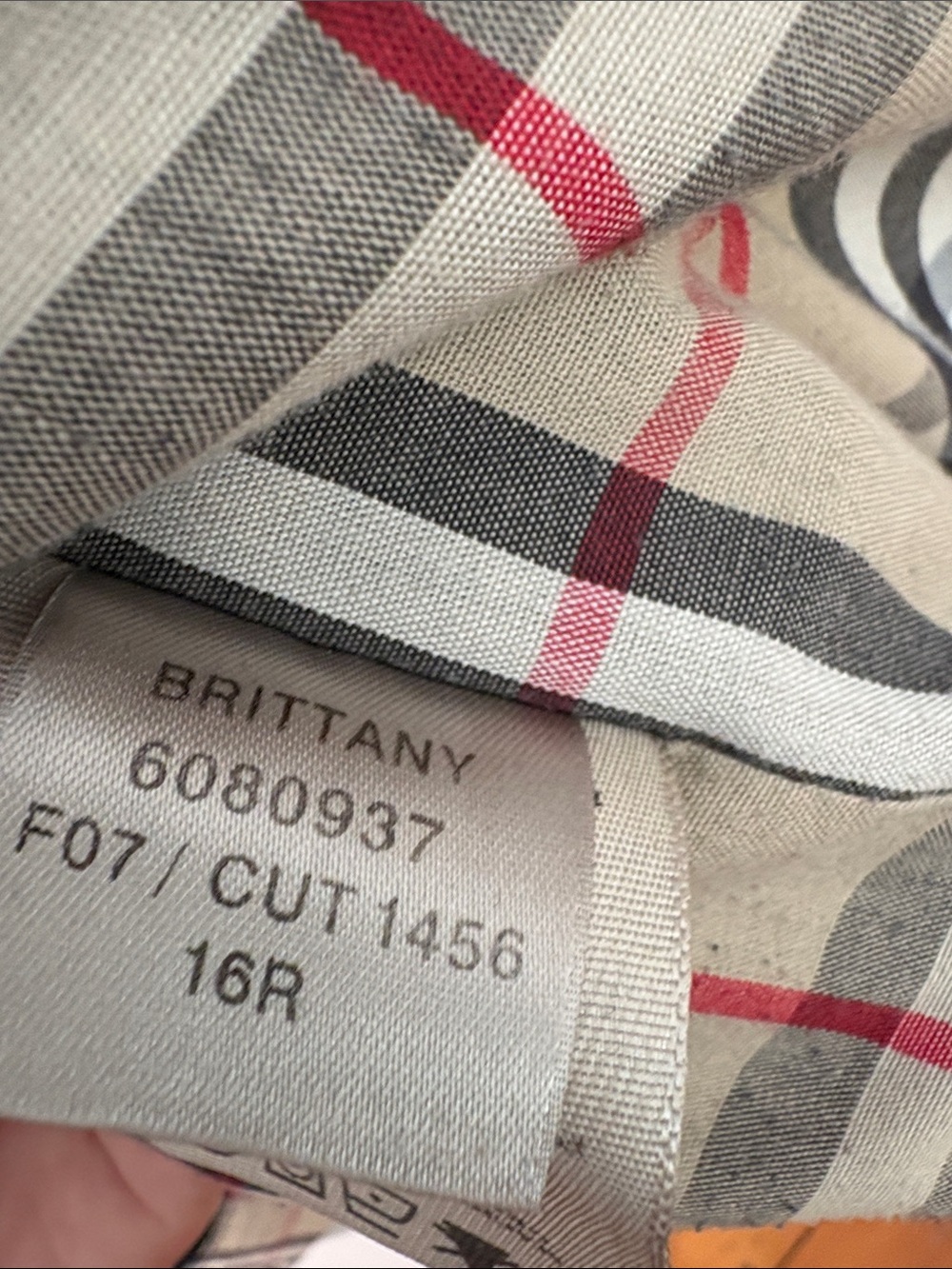 Burberry Black Trench Coat with Signature Beige Check Lining - Picture 3 of 7
